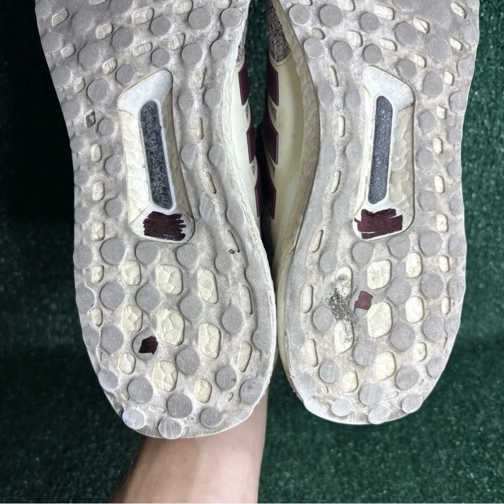 adidas Ultra Boost 4.0 Cloud White Maroo EE3705 Men’s Size 15‎